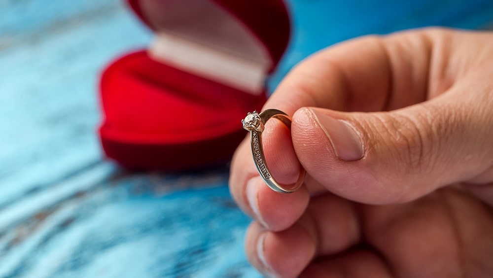 معنی حلقه نامزدی و ازدواج